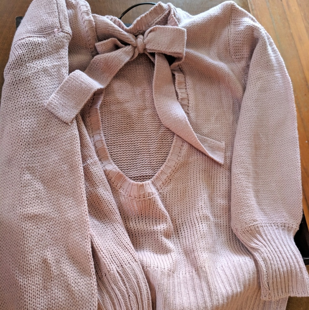 Boutique Women's Open Back Tie Sweater Loose NEW